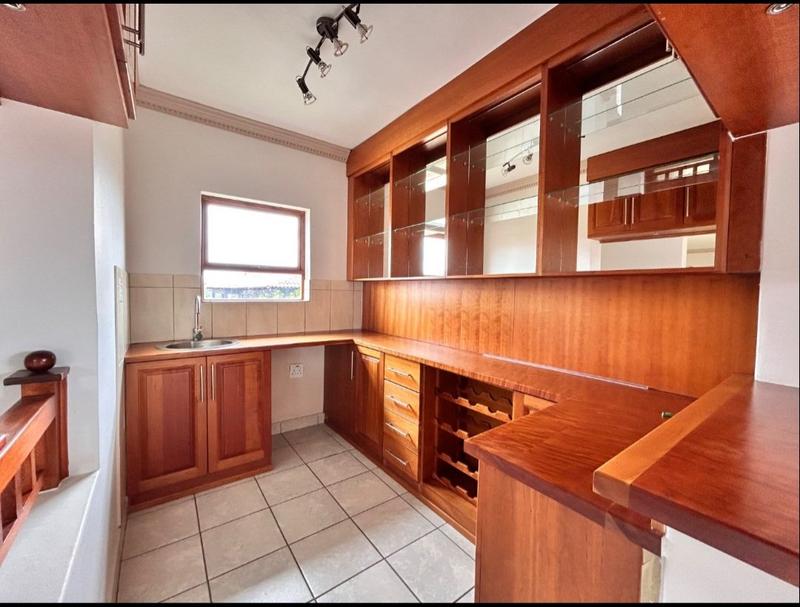 6 Bedroom Property for Sale in Birdwood Estate North West